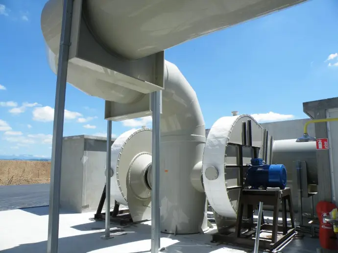 Industrial exhaust fume extractor